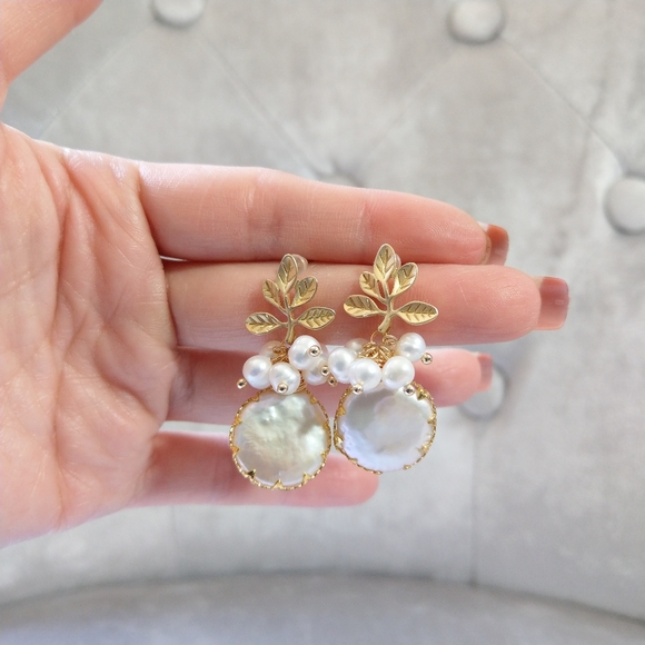 🔥LAST 1🔥FRESHWATER BAROQUE PEARL EARRINGS - Picture 2 of 8